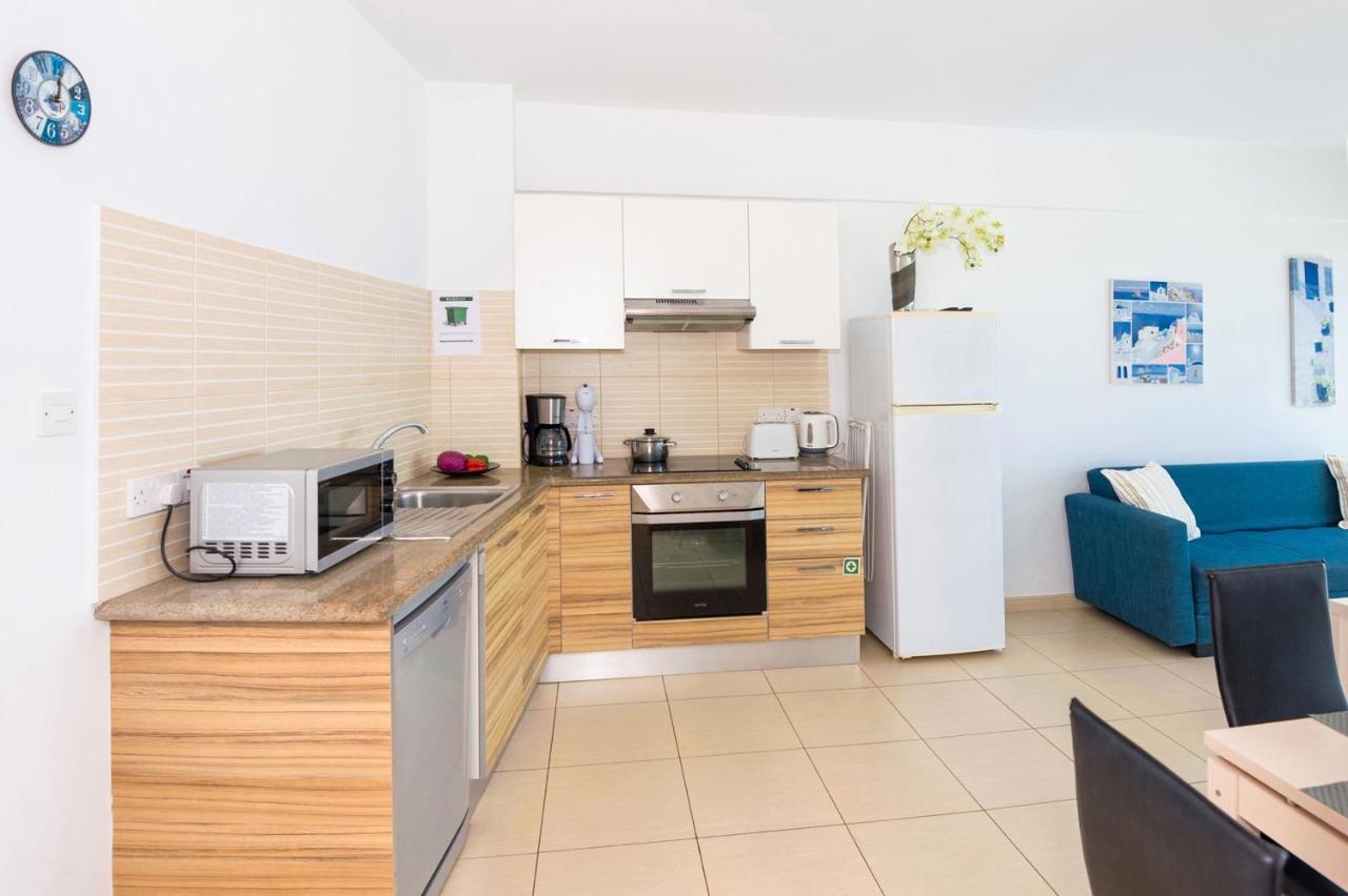 Gabriela - Coralli Beachfront Apartment Protaras Exterior photo