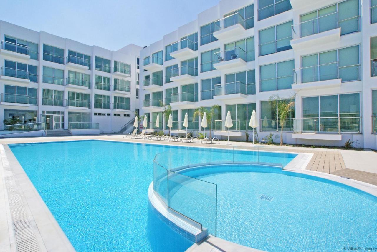 Gabriela - Coralli Beachfront Apartment Protaras Exterior photo