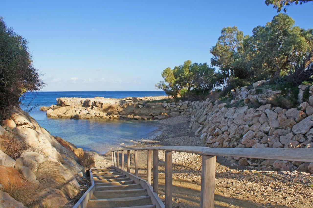 Gabriela - Coralli Beachfront Apartment Protaras Exterior photo