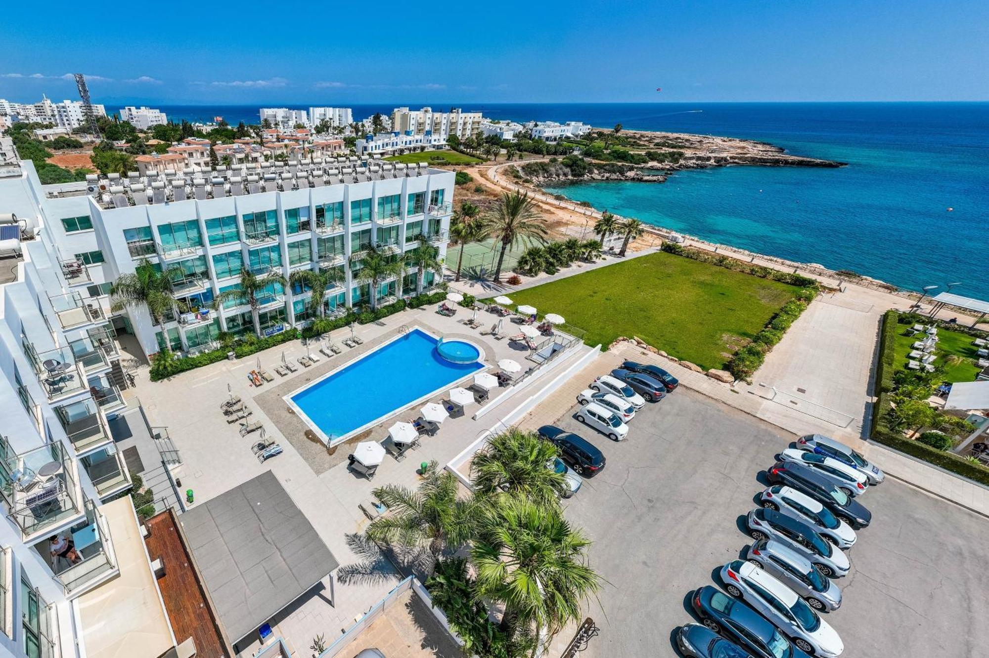 Gabriela - Coralli Beachfront Apartment Protaras Exterior photo